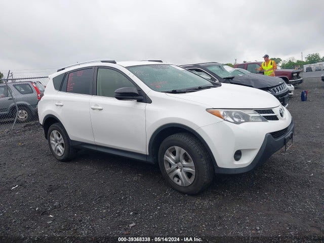 Toyota RAV4 LE 2015 JTMBFREVXFJ014409 Image 1