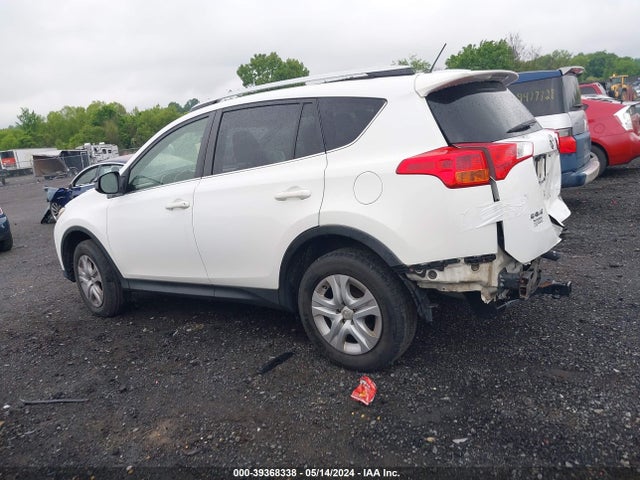 Toyota RAV4 LE 2015 JTMBFREVXFJ014409 Image 14