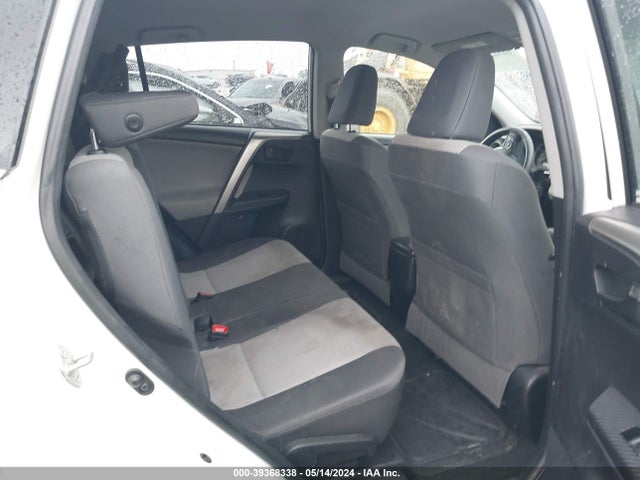 Toyota RAV4 LE 2015 JTMBFREVXFJ014409 Image 8