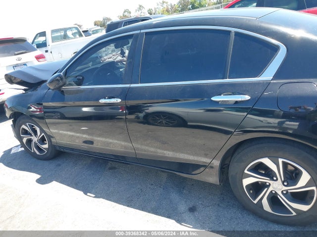 Продажа на аукционе авто 2017 Honda Accord Lx, vin: 1HGCR2F33HA217100, номер лота: 39368342