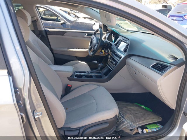 Hyundai SONATA SE 2017 5NPE24AF3HH550219 Image 5