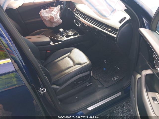 WA1VAAF75KD033689 Audi Q7 55 Premium