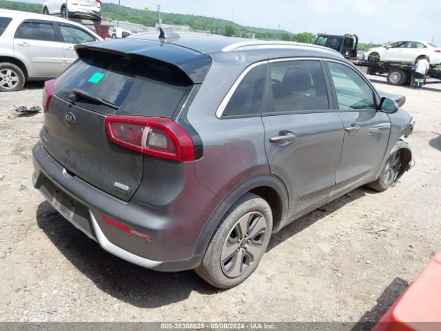KNDCB3LC2J5127934 KIA NIRO LX