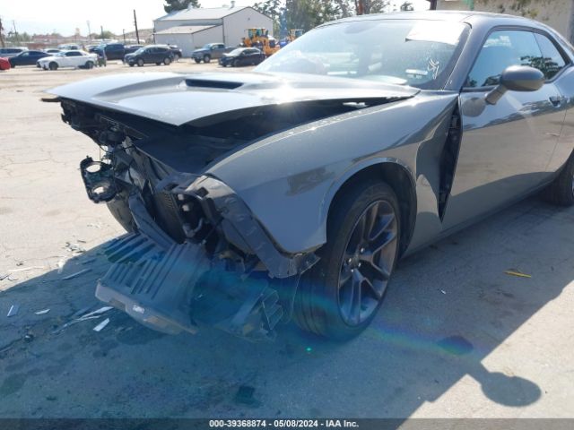 2C3CDZAG8KH561793 Dodge Challenger Sxt