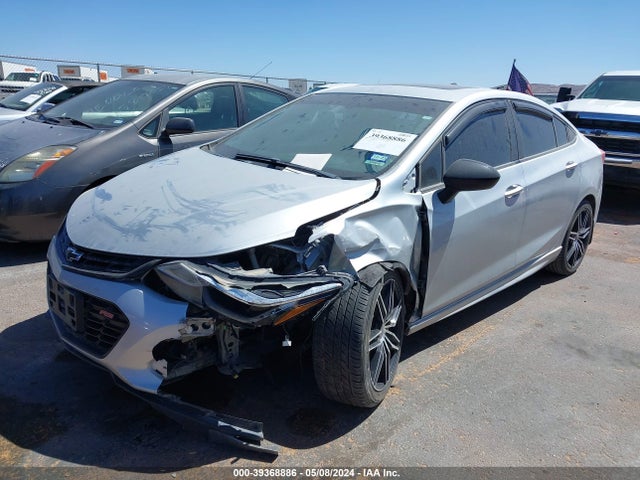 Chevrolet Cruze Lt Auto 2018 1G1BE5SM0J7145046 Image 2