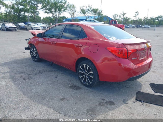 Toyota COROLLA SE 2017 5YFBURHE8HP654635 Image 3