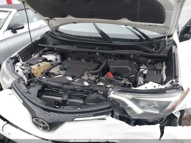 Toyota RAV4 LE 2018 JTMZFREV7JJ733981 Image 10
