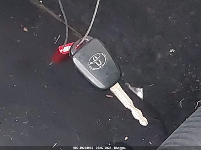 Toyota RAV4 LE 2018 JTMZFREV7JJ733981 Image 11