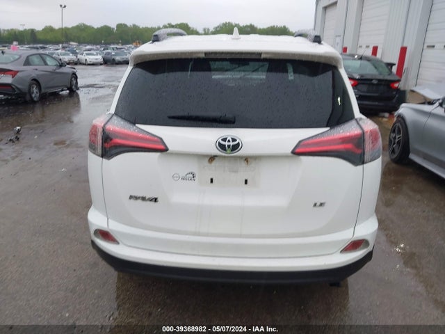 Toyota RAV4 LE 2018 JTMZFREV7JJ733981 Image 16
