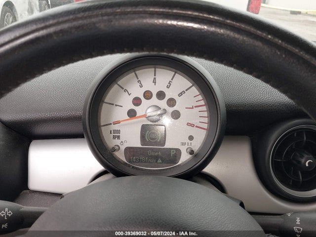 2013 MINI CLUBMAN WMWZF3C5XDT490432 Photo 6