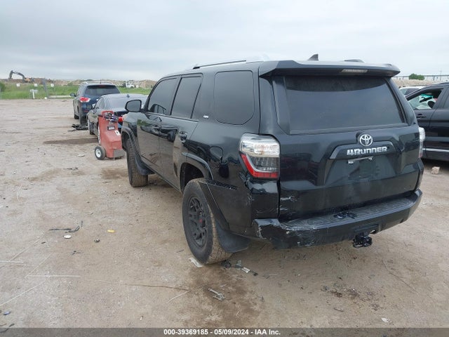 Toyota 4RUNNER SR5 2018 JTEZU5JR9J5177636 Image 3