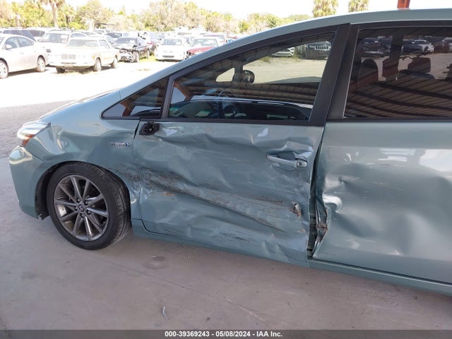 Toyota Prius V Five 2015 JTDZN3EU2FJ032943 Image 6