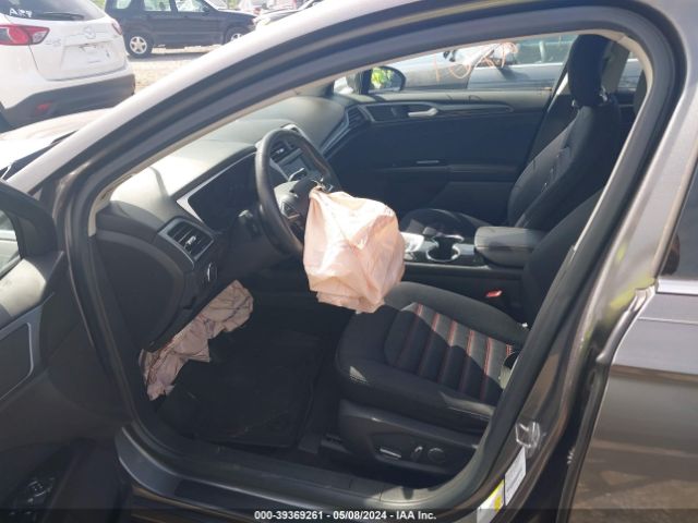 1FA6P0H70E5403631 Ford FUSION SE