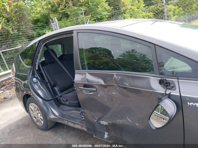 Toyota Prius V Three 2017 JTDZN3EU4HJ073092 Image 13