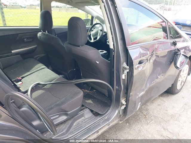 Toyota Prius V Three 2017 JTDZN3EU4HJ073092 Image 6