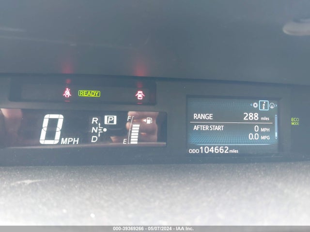 Toyota Prius V Three 2017 JTDZN3EU4HJ073092 Image 7