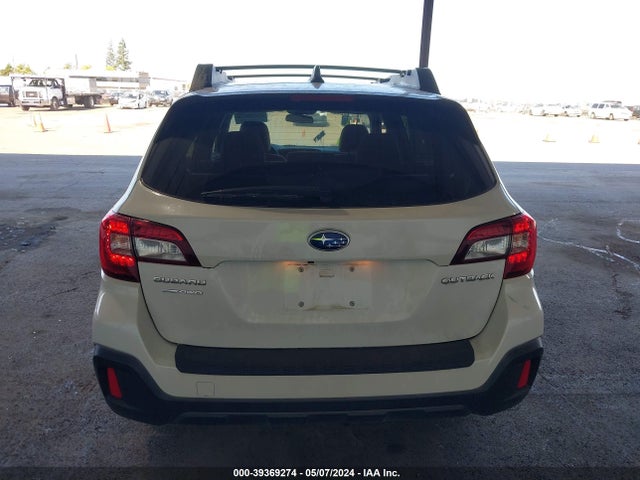 Subaru Outback 2.5i Premium 2018 4S4BSACC3J3316731 Image 16