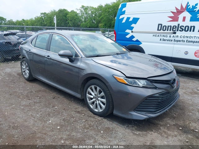 Toyota CAMRY LE 2019 4T1B11HK8KU701555 zdjęcie główne