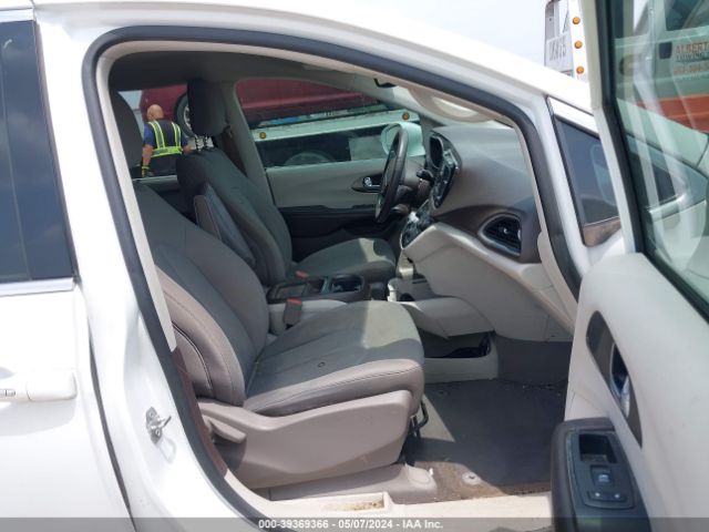 2C4RC1FG2KR507872 Chrysler Pacifica Touring Plus