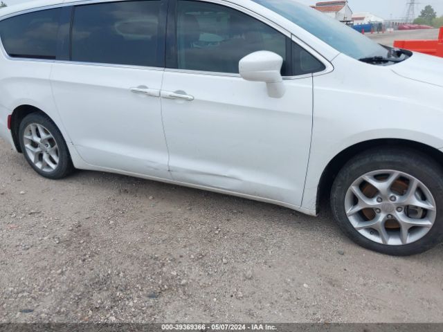 2C4RC1FG2KR507872 Chrysler Pacifica Touring Plus