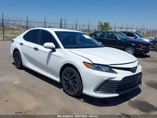 Toyota CAMRY LE 2023 4T1C11AK6PU743616 головне зображення