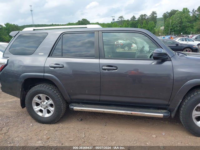 Toyota 4RUNNER SR5 2018 JTEZU5JR6J5182891 Image 13