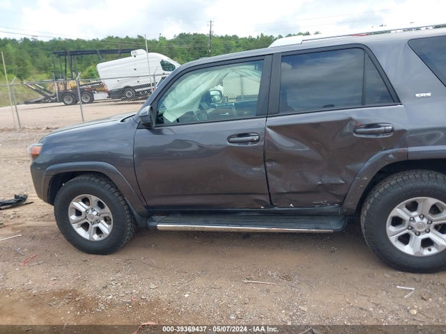 Toyota 4RUNNER SR5 2018 JTEZU5JR6J5182891 Image 14