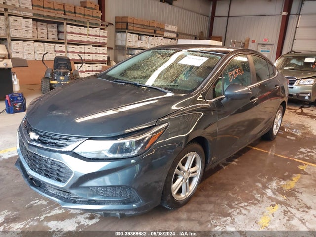 Chevrolet Cruze Lt Auto 2018 1G1BE5SM4J7112180 Image 2