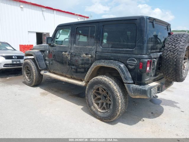 1C4HJXEGXJW321945 Jeep Wrangler Unlimited Sahara