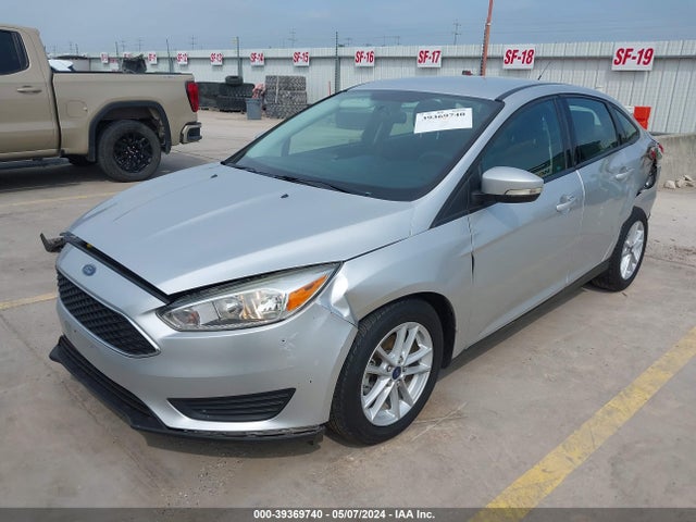 Ford FOCUS SE 2017 1FADP3F26HL315358 Image 2