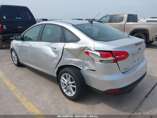 Ford FOCUS SE 2017 1FADP3F26HL315358 Image 3