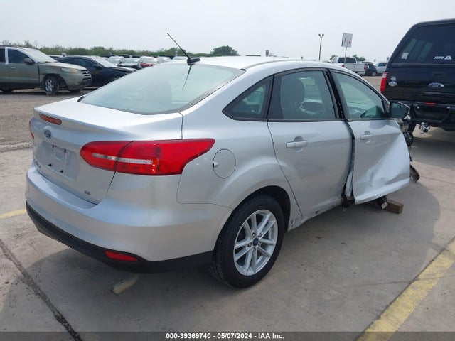 Ford FOCUS SE 2017 1FADP3F26HL315358 Image 4