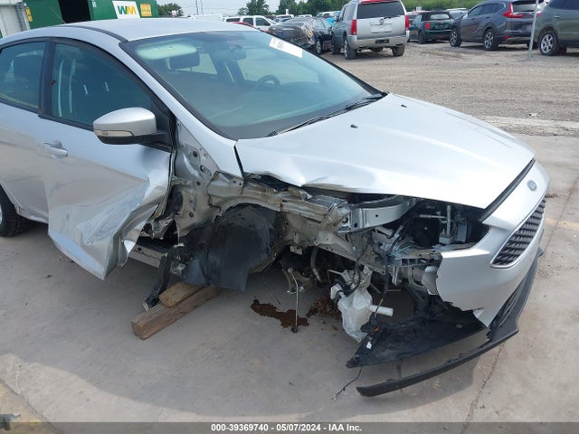 Ford FOCUS SE 2017 1FADP3F26HL315358 Image 6