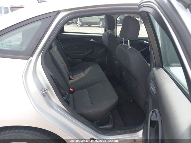 Ford FOCUS SE 2017 1FADP3F26HL315358 Image 8