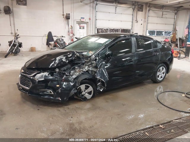 Chevrolet Cruze Ls Auto 2018 1G1BC5SM1J7176019 Image 2