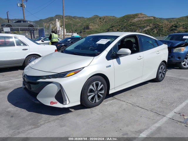 Toyota Prius Prime Premium 2017 JTDKARFP0H3046968 Image 2