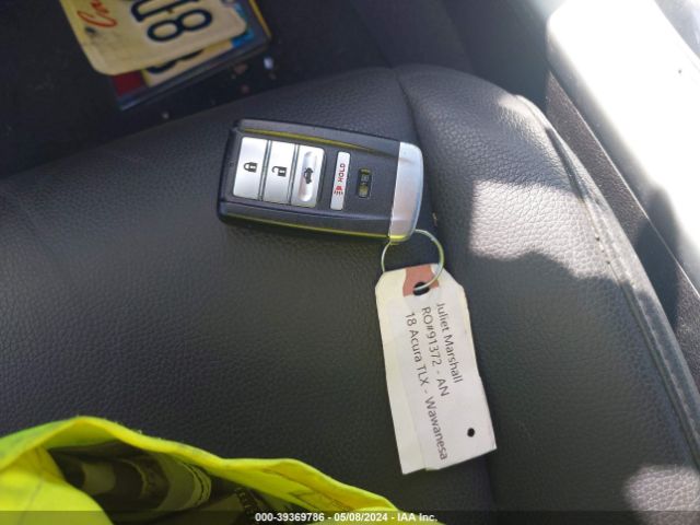 19UUB2F36JA008318 Acura TLX