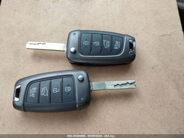 5NMS23AD4KH073753 Hyundai Santa Fe Se