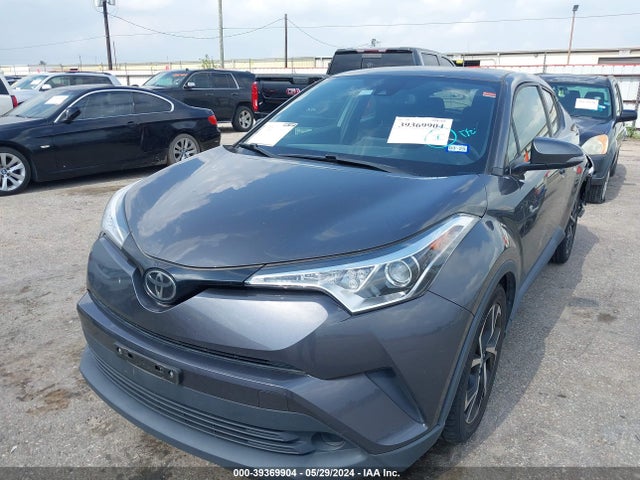 Toyota C-HR XLE 2018 JTNKHMBX1J1007095 Image 2