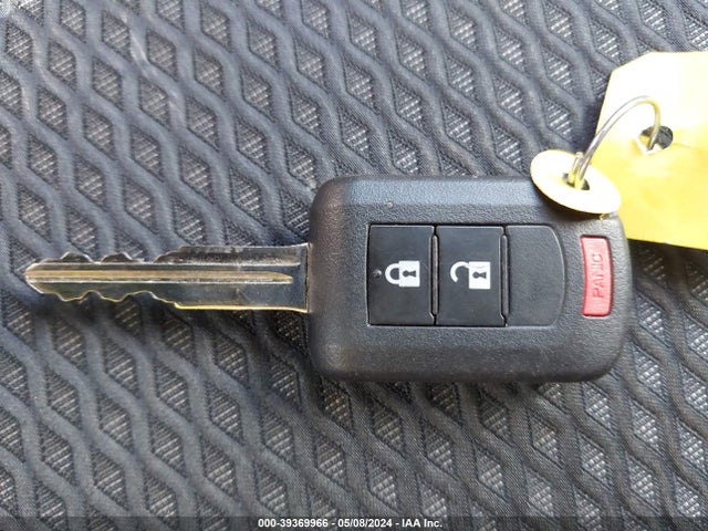 JA4AZ2A35HZ069749 Mitsubishi Outlander Es