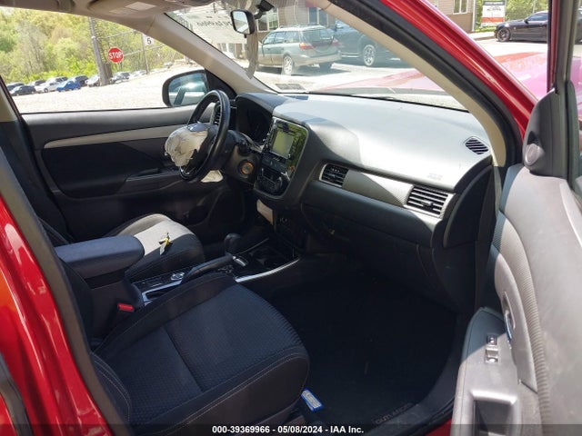 JA4AZ2A35HZ069749 Mitsubishi Outlander Es