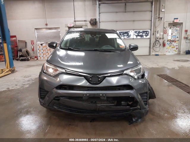 Toyota RAV4 LE 2018 JTMBFREV7JD248269 Image 13