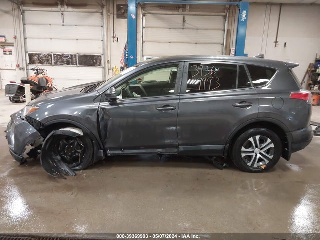 Toyota RAV4 LE 2018 JTMBFREV7JD248269 Image 15