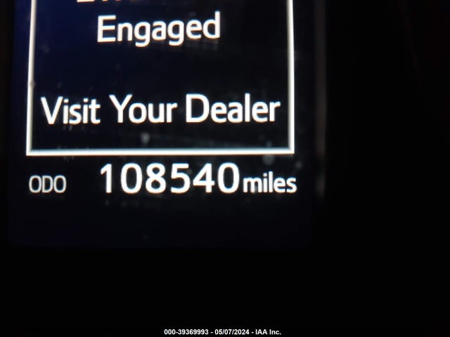 Toyota RAV4 LE 2018 JTMBFREV7JD248269 Image 16