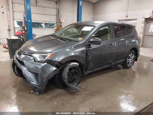 Toyota RAV4 LE 2018 JTMBFREV7JD248269 Image 2