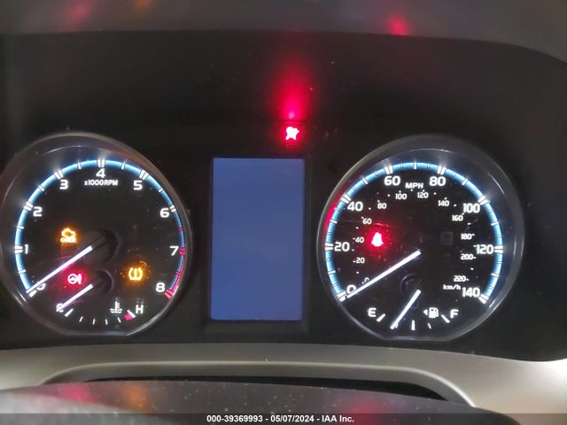 Toyota RAV4 LE 2018 JTMBFREV7JD248269 Image 7