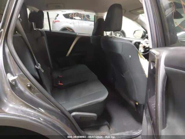 Toyota RAV4 LE 2018 JTMBFREV7JD248269 Image 8