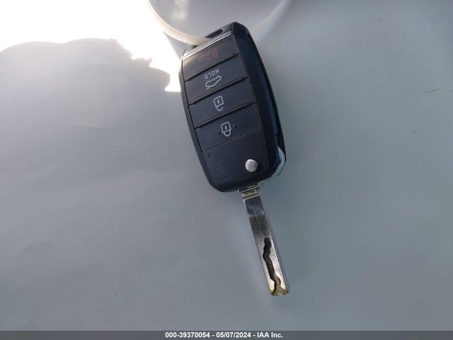 KIA Optima Lx 2016 5XXGT4L31GG055875 Image 11