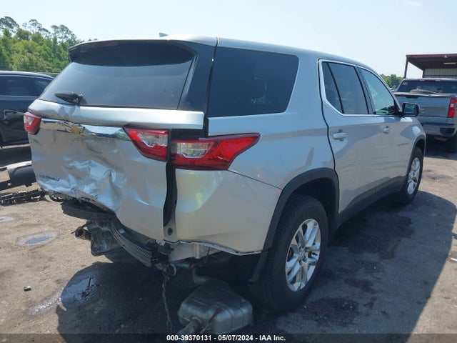 Chevrolet Traverse Ls 2019 1GNERFKW2KJ146825 Image 4