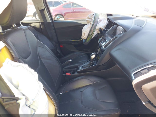 Ford Focus Titanium 2016 1FADP3N26GL396071 Image 5